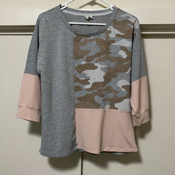 Live Well Lounge, 3/4 length sleeve, tunic w/a patchwork pattern, size XS - Picture 1 of 11